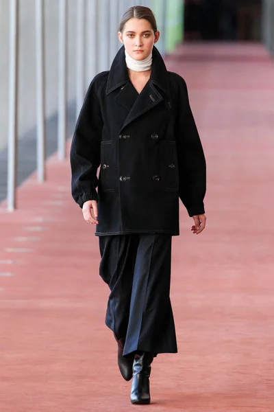 Look 30